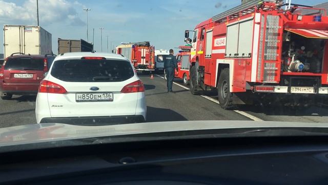 На кольцевой сгорел автомобиль 06.06.21 смотреть онлайн