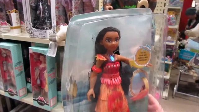 Шопинг в магазине игрушек делаем покупки-Kids Toy Shopping with Alisa and Melissa