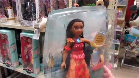 Шопинг в магазине игрушек делаем покупки-Kids Toy Shopping with Alisa and Melissa