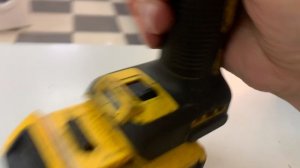 Гайковерт Dewalt