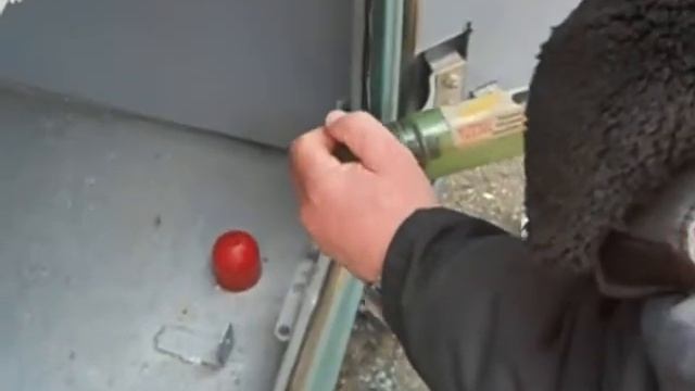 измерение напряжения на аккумуляторах и плотности электролита
