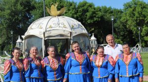 Красная ягода у рябины