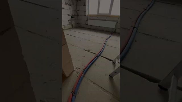 Готовая система отопления с подключёнными радиаторами от коллектора #даблдом #отопление #тёплыйпол