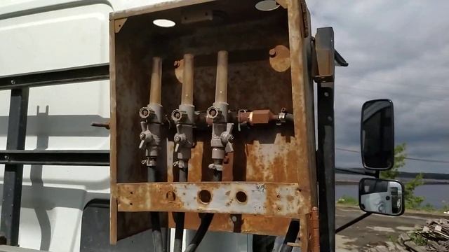 Как устроено авто для перевозки живой рыбы!? смотреть онлайн