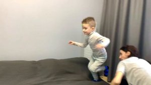 Руслан и Забавная История для детей про Ветрянку | Скетч от Ромарики Плей