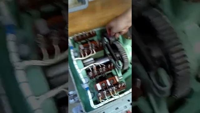 Внутренний осмотр стрелочного электропривода (снято ранее)