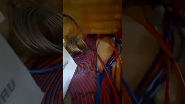 Монтаж отопления в деревянном доме  #shorts #short #shortvideo #shortsvideo #отопление #даблдом