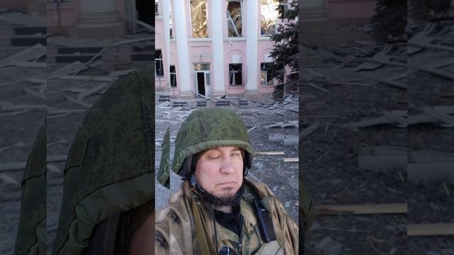 Город Кременная 25.01.2023г ракета Хамерс разрушило несколько зданий идут обстрелы каждый день.
