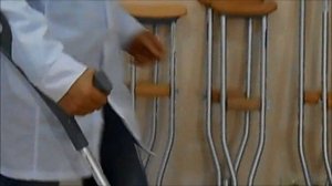 Все о костылях. Купить костыли или костыли напрокат, аренду? Как ходить на костылях.