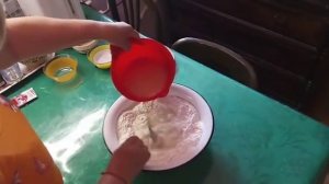 Борщ из крапивы и ревеня,,  булочки и пирог .Ответы на вопросы.