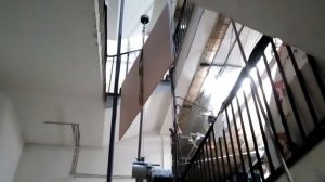 Подъем гипсокартона с помощью лебедки на этаж