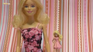Играем в Куклы Барби Barbie Кукла Барби Открывает Подарки с Куклами Барби внутри Мультик Про Кукол