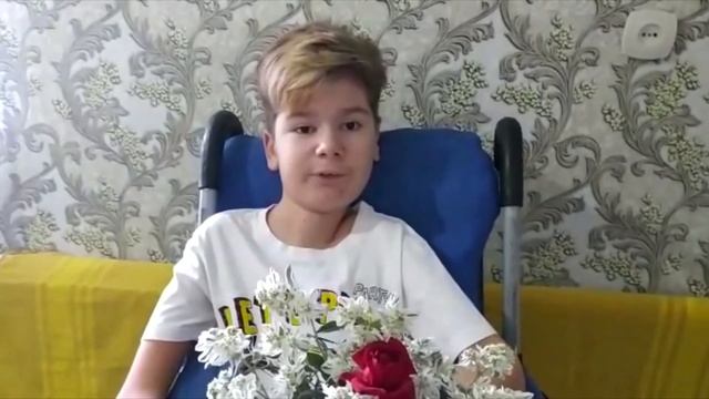 Муратов Артем поздравляет коллектив Центра и всех ребят с днем рождения Цента!