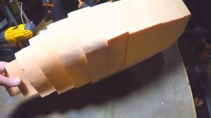 кораблик для рыбалки своими руками част 1  делаем болван для корпуса