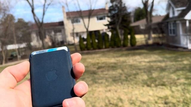 Apple FineWoven Wallet 2 Week Review!!