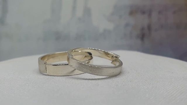 Необычные обручальные кольца из серебра