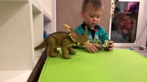 Распаковка Динозавров. Динозавр Stealth и Динозавр робот. The Dinosaur Stealth Unboxing
