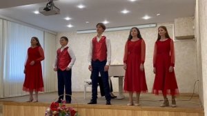 Ансамбль "Элегия" - Сказки гуляют по свету
Слова М. Пляцковского