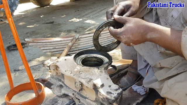 Repairing Rear Suspension System of Hino Euro Truck | Rear Suspension Repair смотреть онлайн