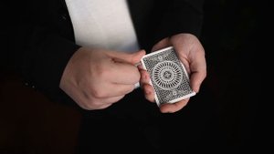 Этот фокус с 2 картами вас очень сильно удивит!