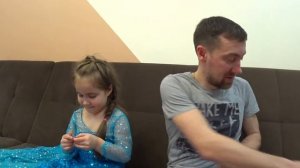 Распаковка игрушек. Куклы Анна и Эльза, Холодное сердце