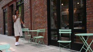 9046196-uhd_3840_2160_24fps