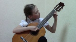 ТРИФОНОВА Татьяна,  8 лет   Ф. Карулли  Сонатина  e moll