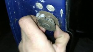 Бросила со всем закрываться дверь ваз 2107.
