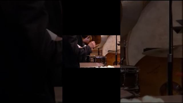 5 симфония Шостаковича ( 1 часть ) - зловещий марш смотреть онлайн