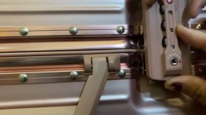 How to set password lock on Rimowa language ☝️