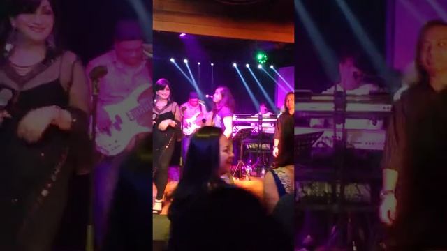 Kelvin Thein at Fern n Kiwi смотреть онлайн