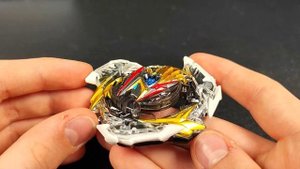 Черная Ультимейт Валькирия от Такара Томи / Обзор на русском B-196 / Ultimate Valkyrie / Beyblade