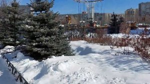 Екатеринбург: парк Таганская слобода зимой/сцена-ладья и туалет-замок