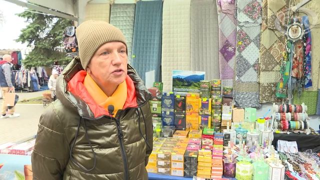 Возле фабрики «Калинка» начала свою работу торговая ярмарка смотреть онлайн