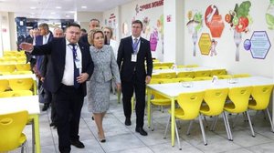 Матвиенко посетила российско-таджикскую школу в Душанбе