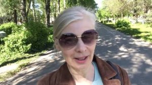 Не так уж хороша босоногая обувь. Гуляю в городе.