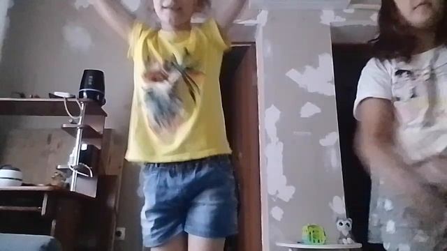 танцуем 👯.Зади Маргошкин папа поёт 🤣 смотреть онлайн