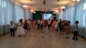 Группа Одуванчики: Мамуля - Целовака, Обнимака и Люблюка ты моя!