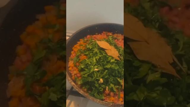 "Боб Чорба: Традиционный Вкус и Питательность в Каждой Ложке"