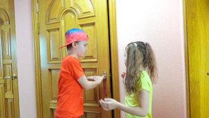 Ники и Поли и незваные гости в доме / Поучительная история