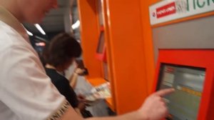 Покупка единого проездного билета на весь общественный транспорт в Вене (Австрия)