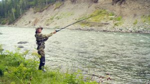 ЧУТЬ НЕ ПОДРАЛИСЬ!! ПОЧЕМУ ТЫ ЕГО ВЫЛОВИЛ, А НЕ Я?!! ПОКЛЁВКИ ХАРИУСА И ТАЙМЕНЯ БУДОРАЖАТ НАШУ КОМАН
