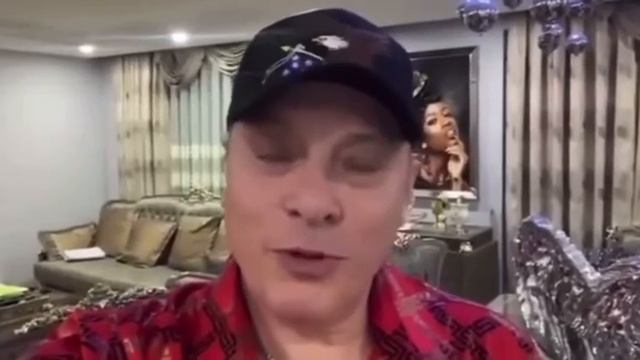 Экс-продюсер «Ласкового мая» Разин продаёт особняк в Ставрополе вместе с вещами Юры Шатунова.