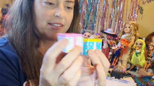 LOL Surprise OMG Present Surprise MISS GLAM/ Review and Unboxing 🦋 смотреть онлайн