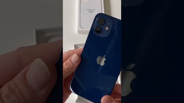 Распаковка iPhone 12