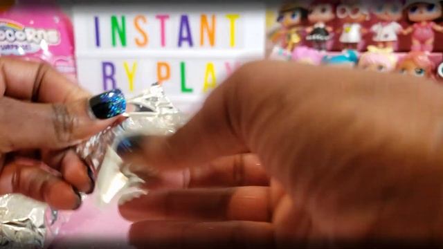 LOL Surprise Bling Series Holiday Ornament Unboxing смотреть онлайн