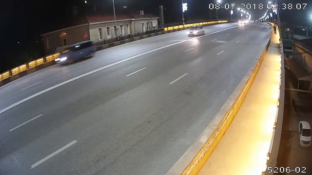 Карагандинцы портят подсветку путепровода на проспекте Бухар Жырау. 2