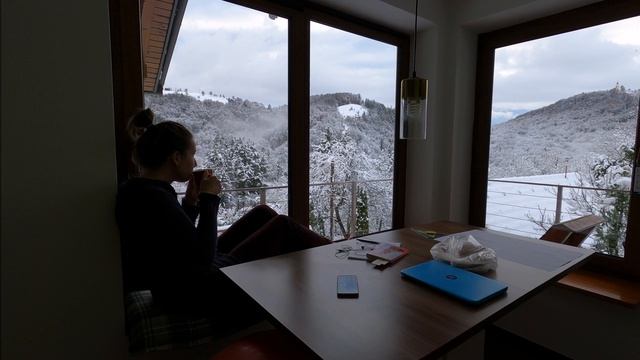 10473629-uhd_2560_1440_30fps
