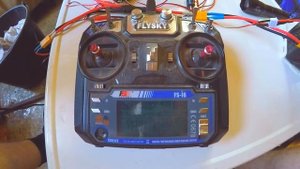 делаем скоростной прикормочный кораблик часть24установка  света и датчика напряжения аккума