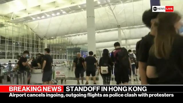 HONG KONG PROTEST LIVE STREAM: RIOT POLICE STORM PROTESTS INSIDE AIRPORT | ABC News Live смотреть онлайн